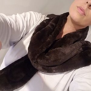 Brookstone Luxe Plush Scarf